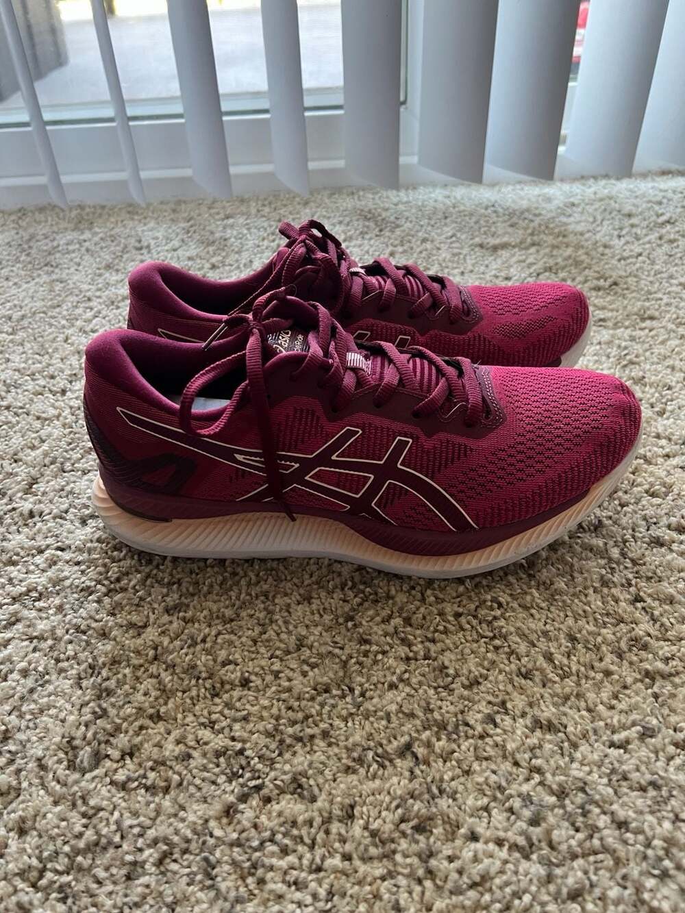 ASICS GlideRide Size 10 Rose Petal Running Shoes